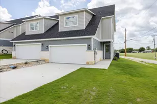 720 N Sycamore St, Hico, TX 76457 - Photo 26