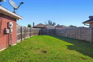 1542 Sunny Meadow Rd, Lancaster, TX 75134 - Photo 32