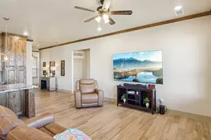 220 Delatorre St, Trenton, TX 75490 - Photo 12