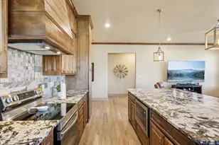 220 Delatorre St, Trenton, TX 75490 - Photo 8