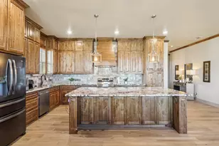 220 Delatorre St, Trenton, TX 75490 - Photo 6