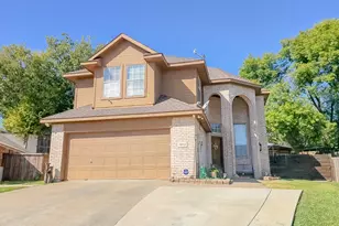 1812 Haley Cir, Carrollton, TX 75006 - Photo 1