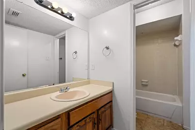 812 Creekside Drive, Lewisville, TX 75067 - Photo 18