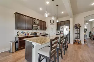 136 Creekside Dr, Sanger, TX 76266 - Photo 10