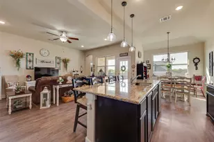 136 Creekside Dr, Sanger, TX 76266 - Photo 12