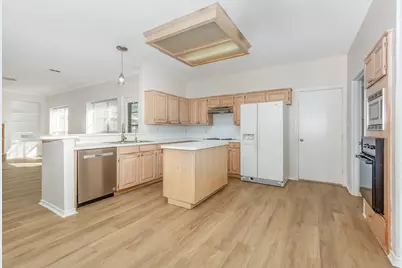 964 Camden Drive, Lewisville, TX 75067 - Photo 6