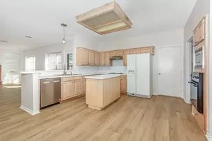 964 Camden Dr, Lewisville, TX 75067 - Photo 6