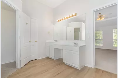 964 Camden Drive, Lewisville, TX 75067 - Photo 14