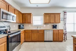 301 Turquoise Dr, Fort Worth, TX 76131 - Photo 8