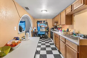 109 N Kouns St, Cleburne, TX 76031 - Photo 6