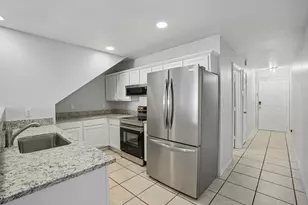 4021 Preferred Pl, Dallas, TX 75237 - Photo 2