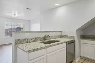 4021 Preferred Pl, Dallas, TX 75237 - Photo 8