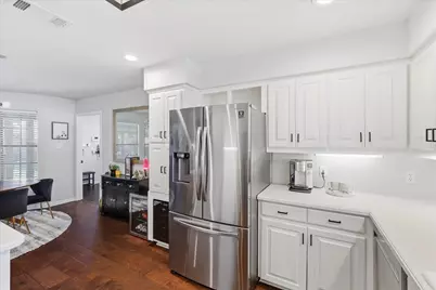 110 E 7th Street, Irving, TX 75060 - Photo 10