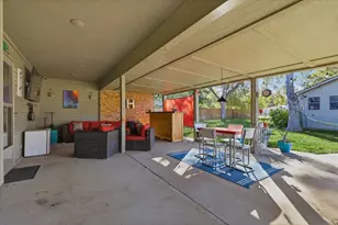 110 E 7th St, Irving, TX 75060 - Photo 20