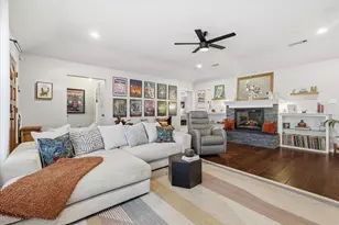 110 E 7th St, Irving, TX 75060 - Photo 4