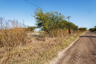 5814 Woodard Avenue, Cleburne, TX 76033 - Photo 4