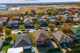 14849 Ledgeview Ct, Balch Springs, TX 75180 - Photo 6