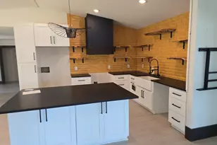 190 Thunderbird Dr, Mabank, TX 75156 - Photo 8