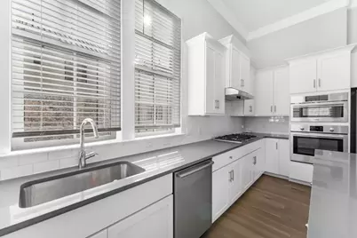 633 Dalton Lane, Irving, TX 75039 - Photo 4