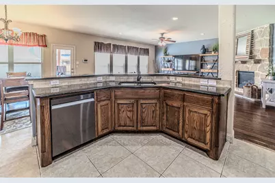 3039 Rosina, Grand Prairie, TX 75054 - Photo 8