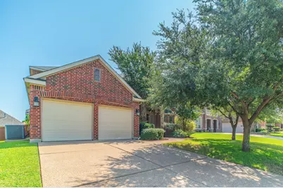 3039 Rosina, Grand Prairie, TX 75054 - Photo 2