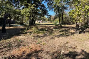 126 Briar Oaks Dr, Azle, TX 76020 - Photo 16