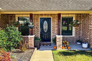 1675 Meadowview St, Athens, TX 75752 - Photo 2