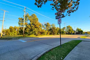 145 N Kealy St, Lewisville, TX 75057 - Photo 6