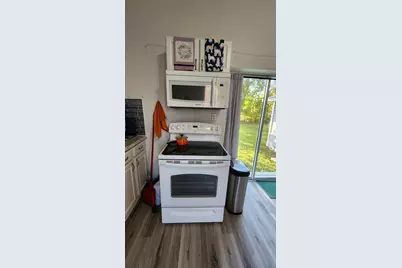 145 N Kealy Street #1, Lewisville, TX 75057 - Photo 14