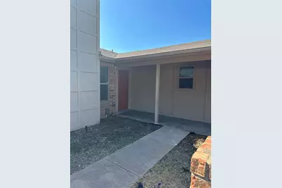 412 Ruckers Court, Granbury, TX 76049 - Photo 2