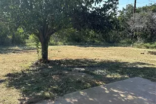 412 Ruckers Ct, Granbury, TX 76049 - Photo 16