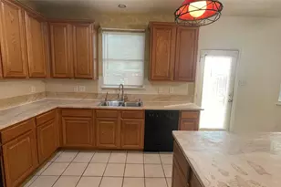 720 Candle Meadow Blvd, DeSoto, TX 75115 - Photo 8