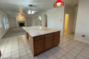 720 Candle Meadow Blvd, DeSoto, TX 75115 - Photo 12