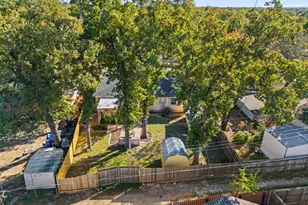 210 Old Mill Ln, Dallas, TX 75217 - Photo 22