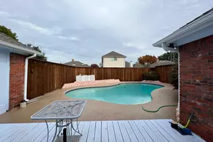 1030 Clinton St, Carrollton, TX 75007 - Photo 4