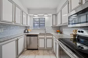 9910 Royal Ln, Dallas, TX 75231 - Photo 14