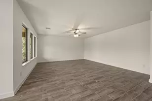 718 Haynie Dr, Runaway Bay, TX 76426 - Photo 10