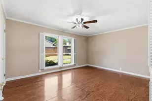 9818 Bent Branch Ln, Dallas, TX 75243 - Photo 10