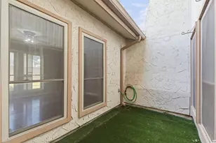 9818 Bent Branch Ln, Dallas, TX 75243 - Photo 28