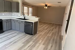 2841 Bluffs Ct, McKinney, TX 75071 - Photo 4