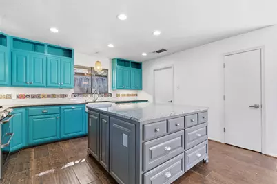 2201 Mistletoe Boulevard, Fort Worth, TX 76110 - Photo 6