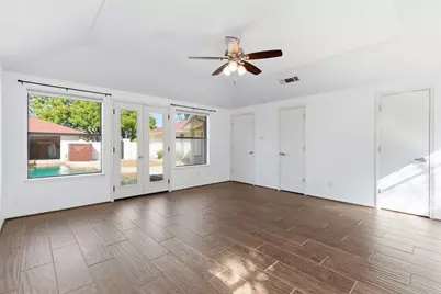 2201 Mistletoe Boulevard, Fort Worth, TX 76110 - Photo 14