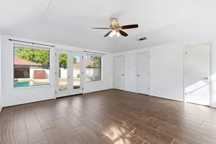 2201 Mistletoe Blvd, Fort Worth, TX 76110 - Photo 14