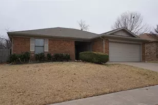 6412 Fairview Dr, Watauga, TX 76148 - Photo 1