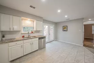 319 Cypress St, Duncanville, TX 75137 - Photo 16