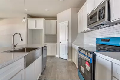 5520 Goodman Avenue, Fort Worth, TX 76107 - Photo 4