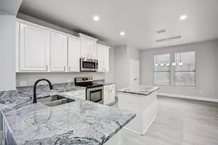 813 Lake Forest Trl, Little Elm, TX 75068 - Photo 6