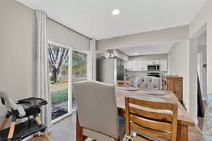 1725 Emerald St, Grand Prairie, TX 75051 - Photo 10