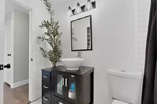 1725 Emerald St, Grand Prairie, TX 75051 - Photo 18