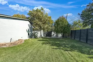 13906 Dennis Ln, Farmers Branch, TX 75234 - Photo 32